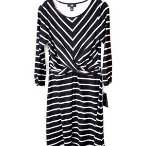 NWT - AGB Black & White Contrast Striped Pattern Dress Size Medium